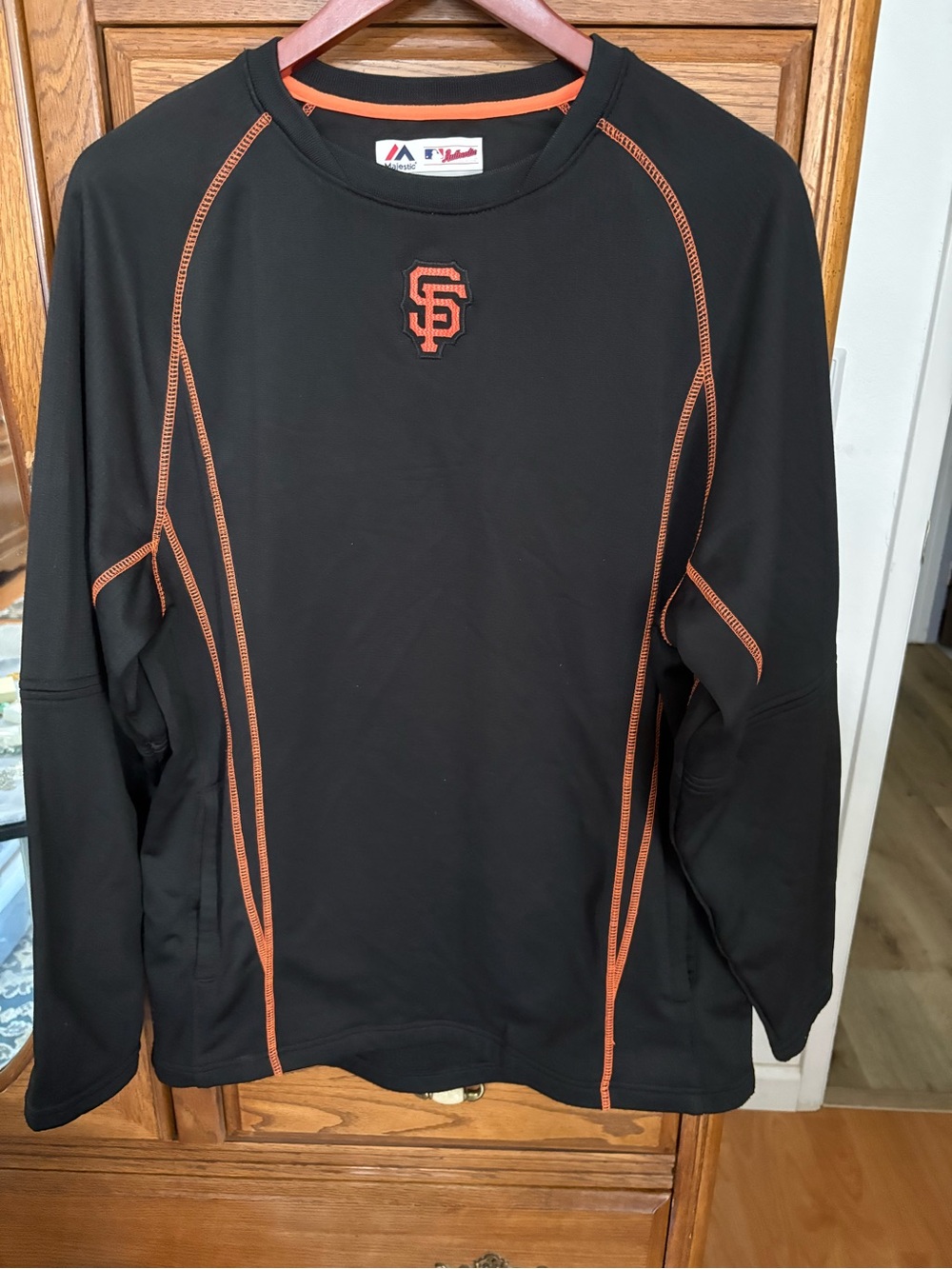 Majestic Men’s San Francisco Giants Black Pullover with Orange Accents